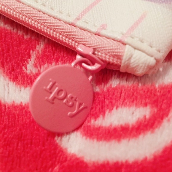 Limited Edition: Ipsy Glamour makeup pouch - Picture 4 of 4
